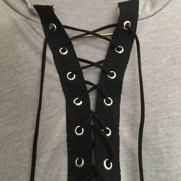 Tie up front Tshirt. - Picture 3 of 5